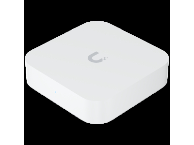 UBIQUITI Gateway Lite; Up to 10x routing performance increase over USG; Managed with a CloudKey, Official UniFi Hosting, or UniFi Network Server; (1) GbE WAN port; (1) GbE LAN port; Compact footprint; USB-C powered (adapter included); Managed with Un UXG-LITE-EU
