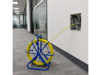 ElectroBase ® Kabeļu vilkšanas ierīce - Buksieris uz statīva | Stikla šķiedra (FRP) 3.8 mm | 20 m