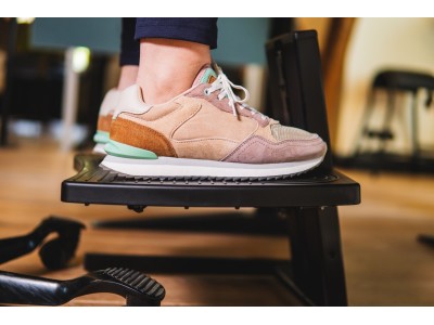 BakkerElkhuizen Fußstütze Footform Dual Die Fußstütze Footrest Footform Dual ist leicht mit den Füßen verstellbar und ermöglicht eine optimale ergonomische Haltung (BNEFFD)